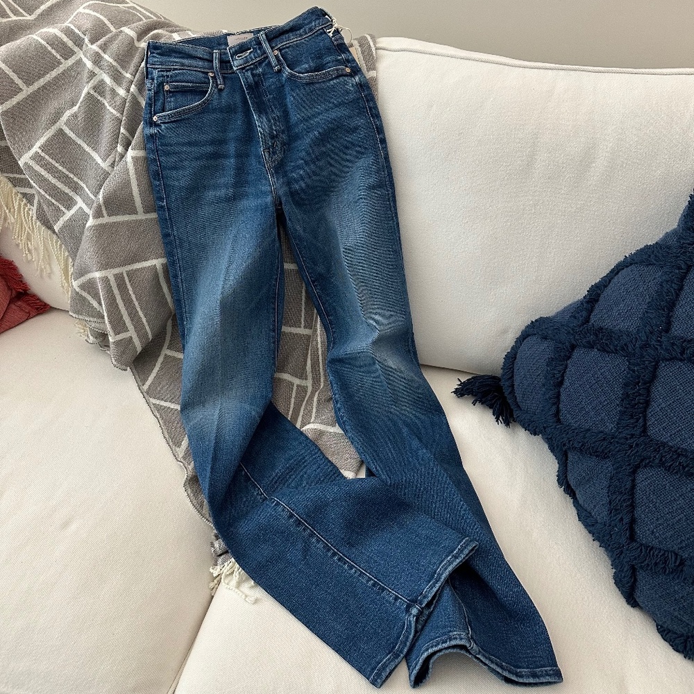 MOTHER The Kick It High Rise Bootcut Jeans in Grasping at Straws Size 23